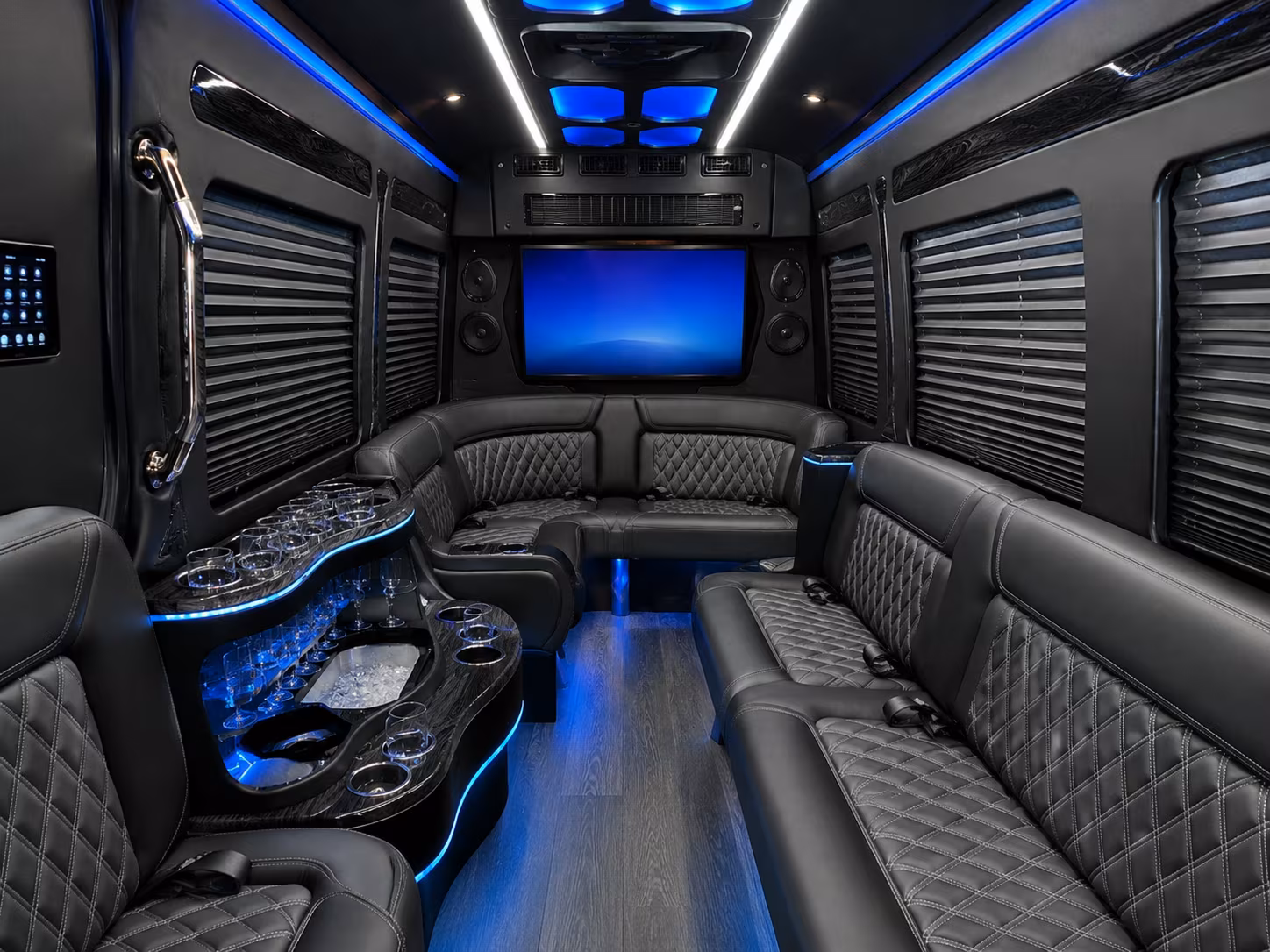 college world series omaha sports fan bus rentals